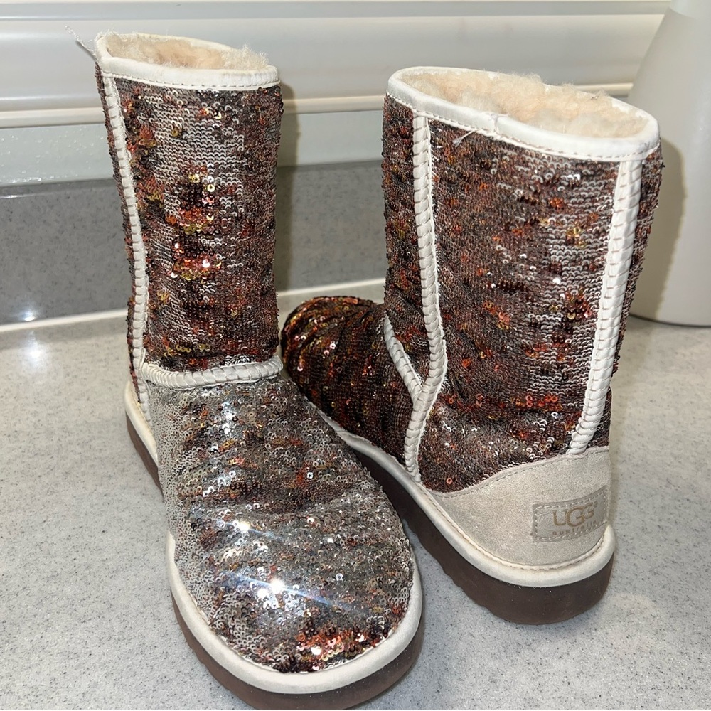 ✨ UGG | Brown & Silver Sequin Fur-Lined Boots Size 8 | Good Condition - Picture 6 of 12